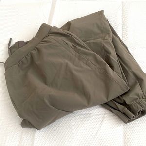Lululemon surge jogger - L